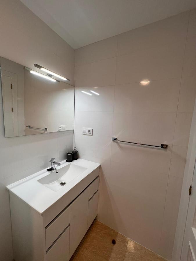 Torremolinos Centro - Beautiful , Newly Renovated 2 Bedroom Apartment Exteriör bild
